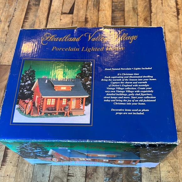 Heartland Valley Village Limited Edition Log Cabin Porcelain Lighted House w BOX - Picture 11 of 14